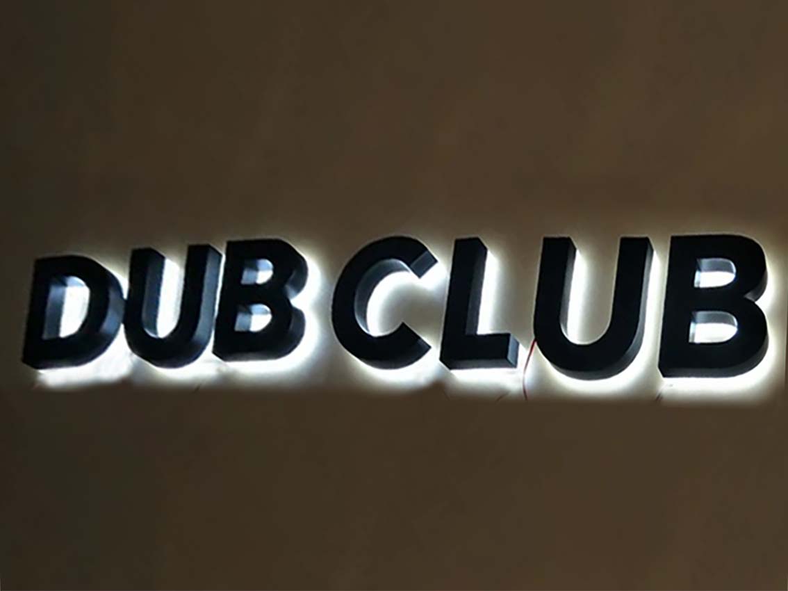 Буквы с контражурной подсветкой для клуба
